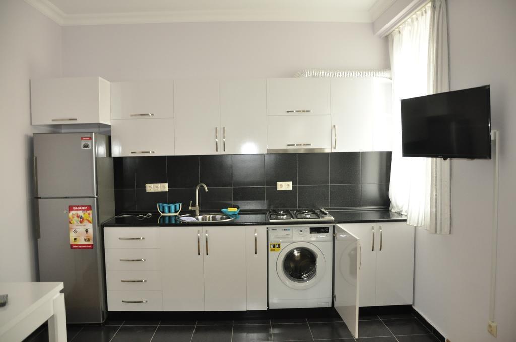 Apartments Anzor Батуми Экстерьер фото